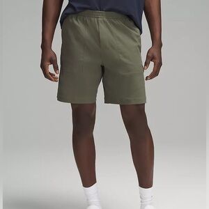 Lululemon Bowline Shorts 8" Woven - Medium Olive